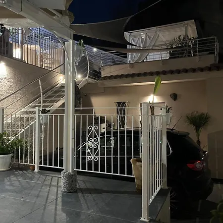 Apartment H2o *